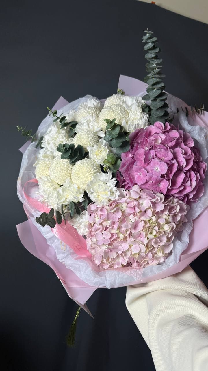 Bouquet L, view 1 by Holy Chic Flowers Manila