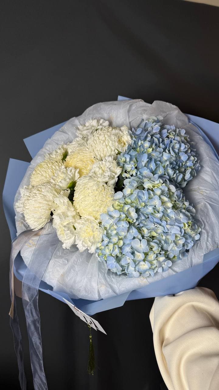 Bouquet L, view 1 by Holy Chic Flowers Manila