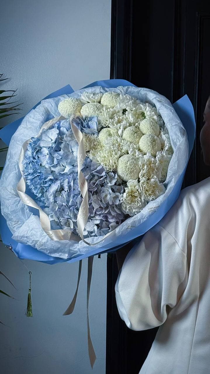 Bouquet L, view 3 by Holy Chic Flowers Manila