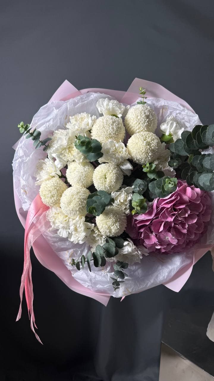 Bouquet M, view 1 by Holy Chic Flowers Manila