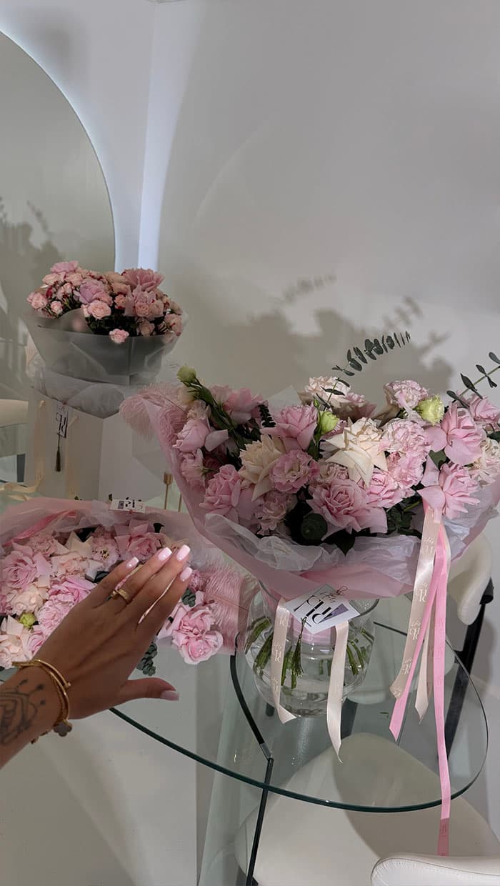 Flowers subscription M by Holy Chic Flowers Manila, product view 3