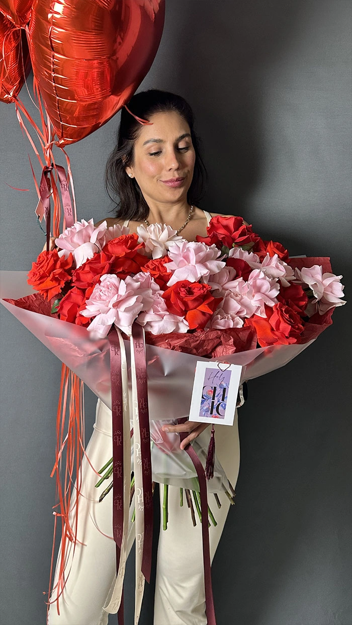 The perfect anniversary pink and red roses mixed bouquet