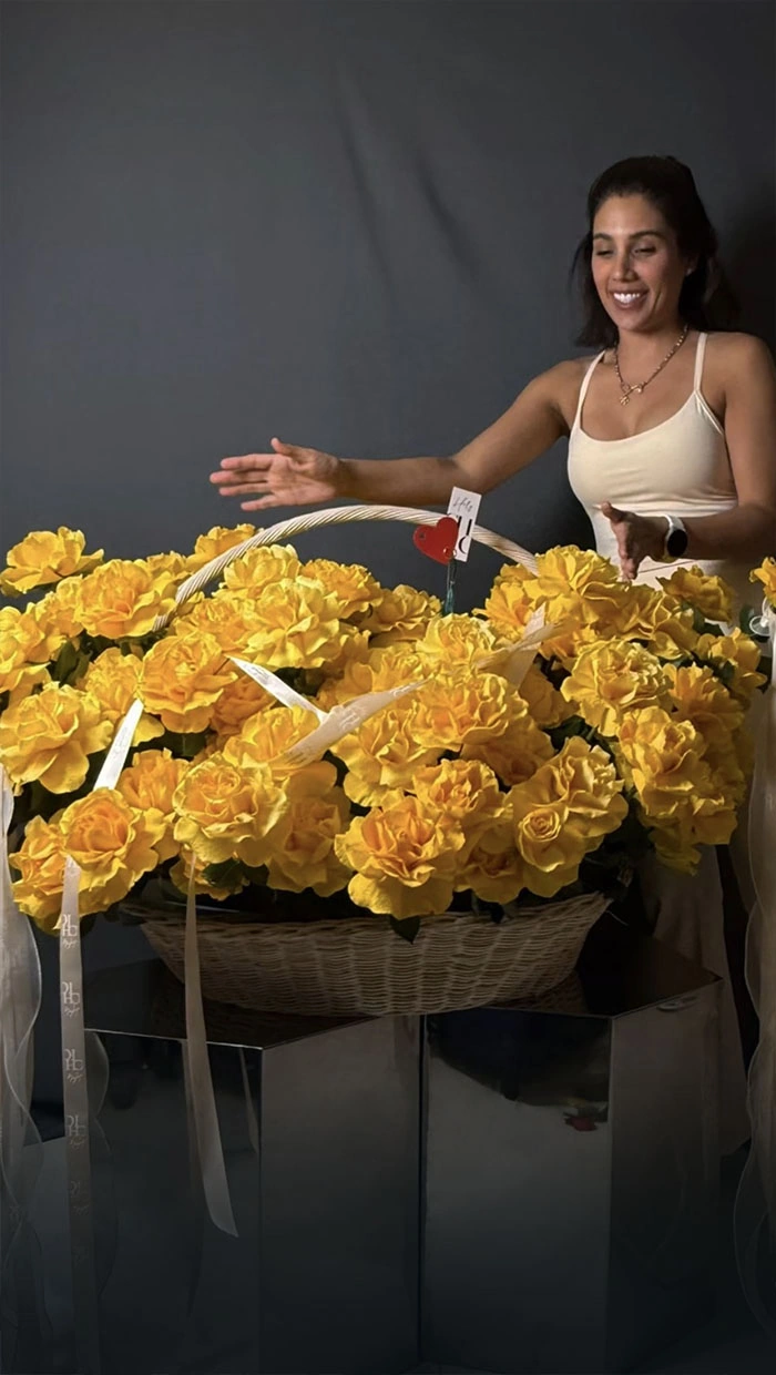 A giant basket of 150 yellow French roses like sunshine