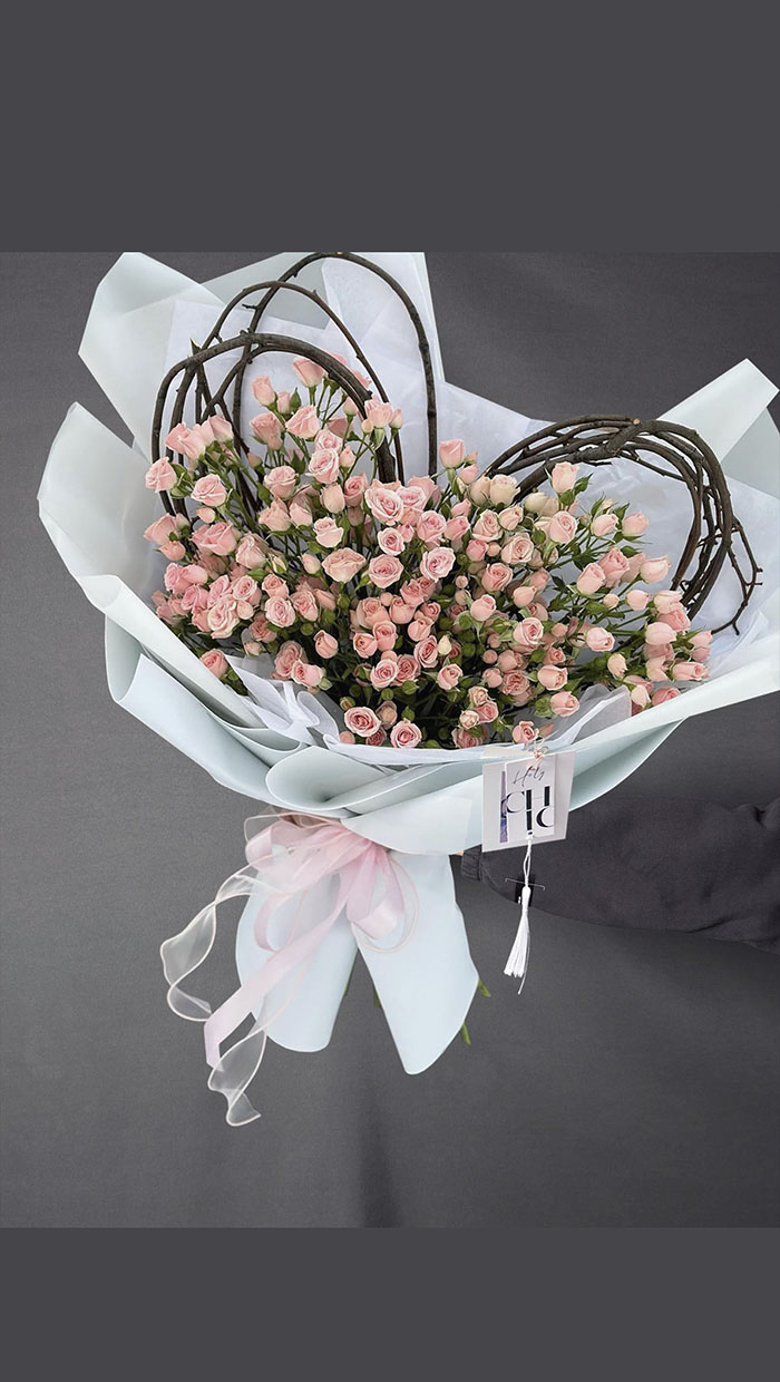 Heart-Shaped Spray Rose Bouquet