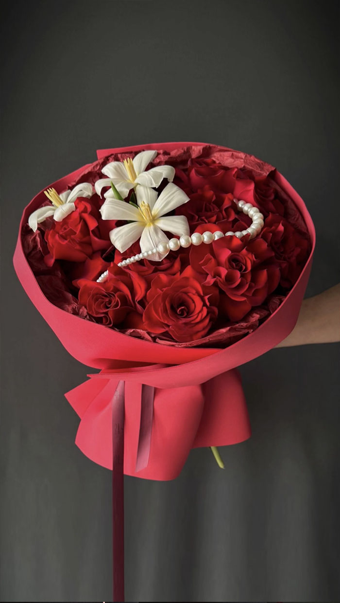 Red Rose & Pearl Bouquet