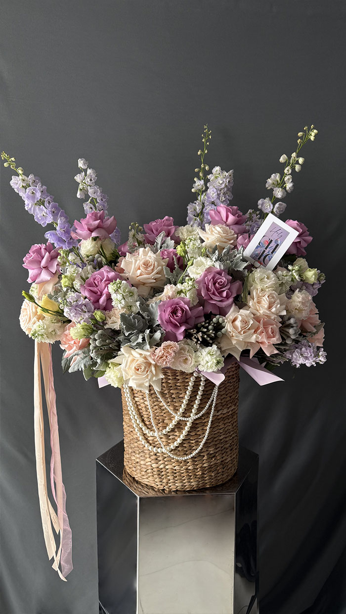 Versailles Collection Pearl Round Basket